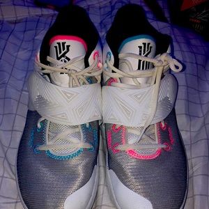 Kyrie Flytrap Size 11
